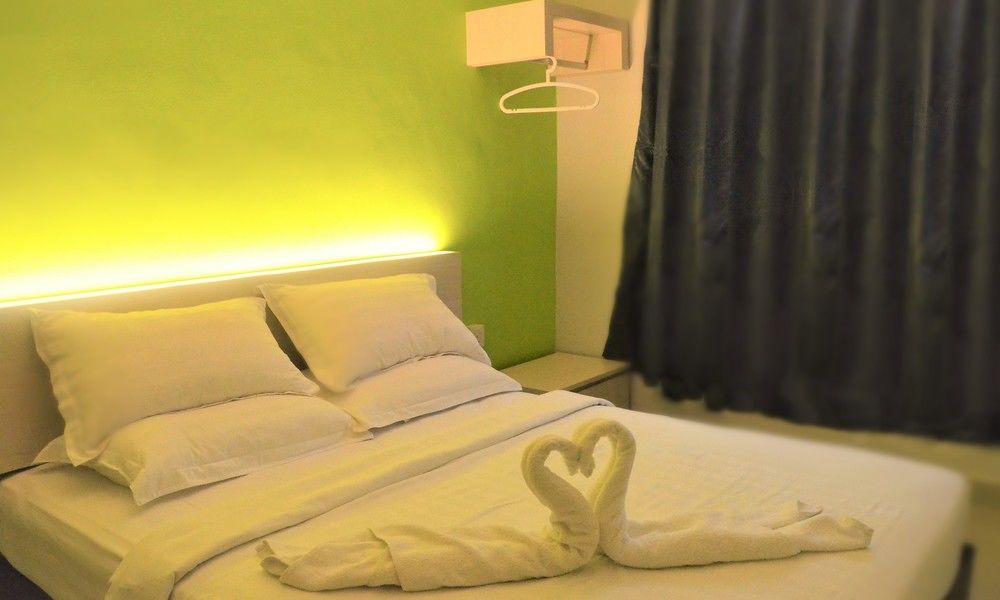 de uptown hotel ss2