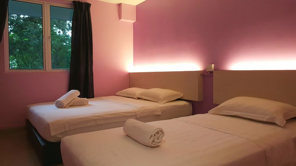 de uptown hotel ss2