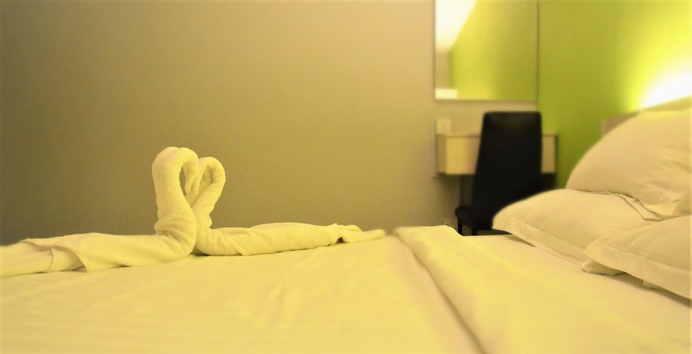 de uptown hotel ss2