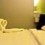 de uptown hotel ss2