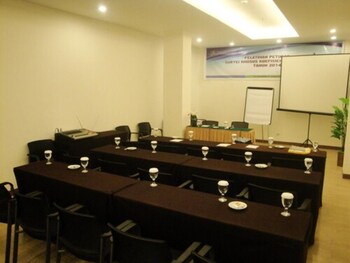 top hotel manado
