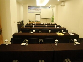 top hotel manado