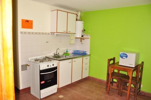 i keu ken hostel