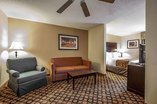 La Quinta Inn & Suites By Wyndham Memphis I-240,Memphis International Airport>>Downtown Memphis,3 star