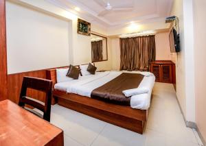hotel lucky goregaon