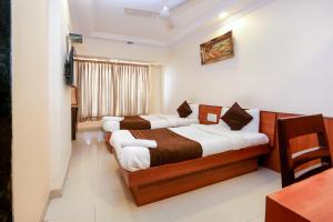 hotel lucky goregaon