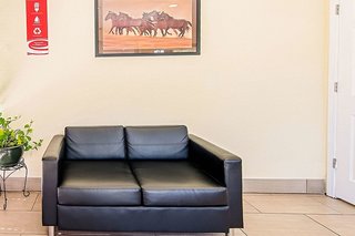 Econo Lodge Near Motor Speedway,Virginia>>Bristol,2 star