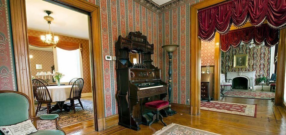 Emig Mansion,East Berlin>>Dillsburg,4 star