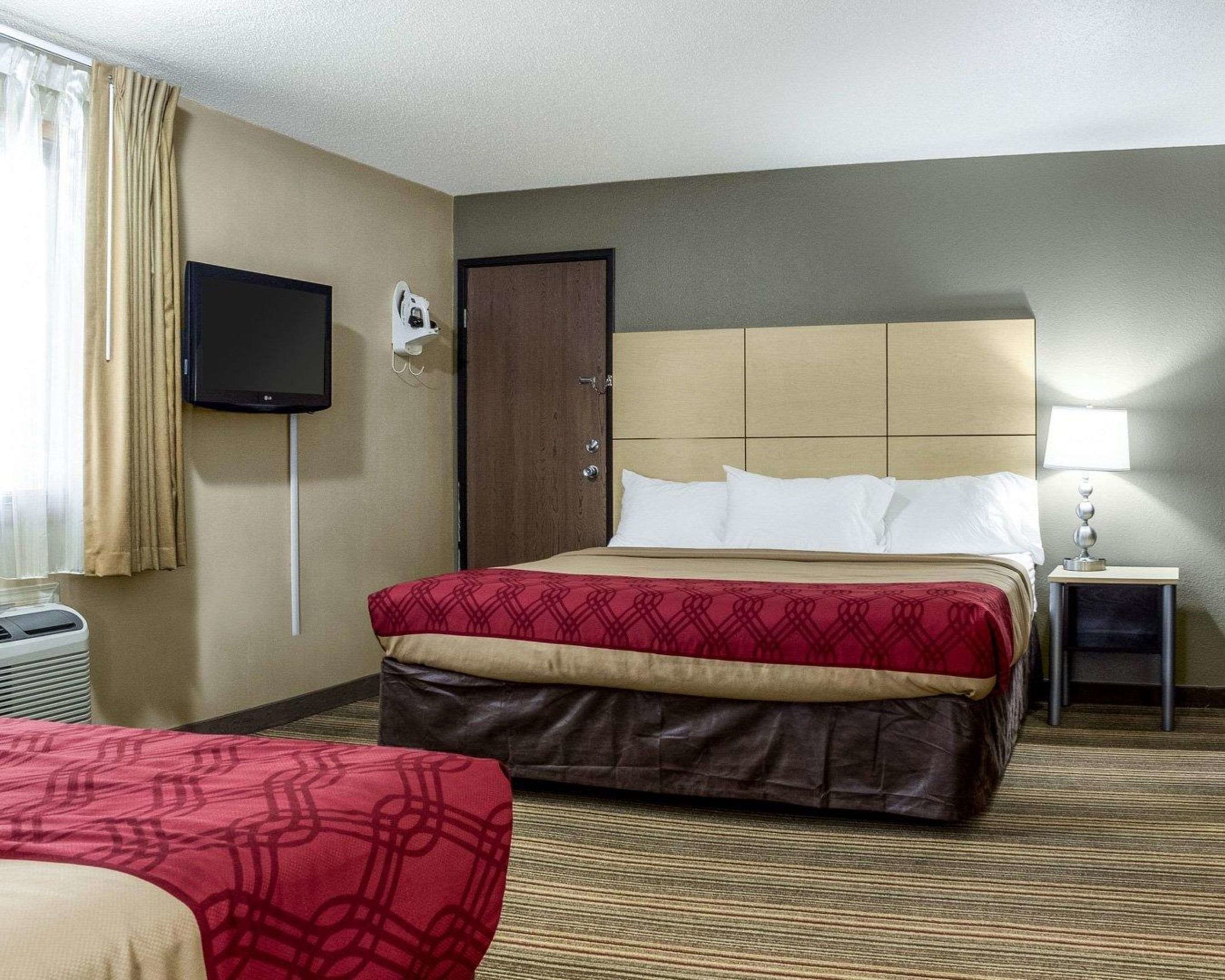 econo lodge grand forks