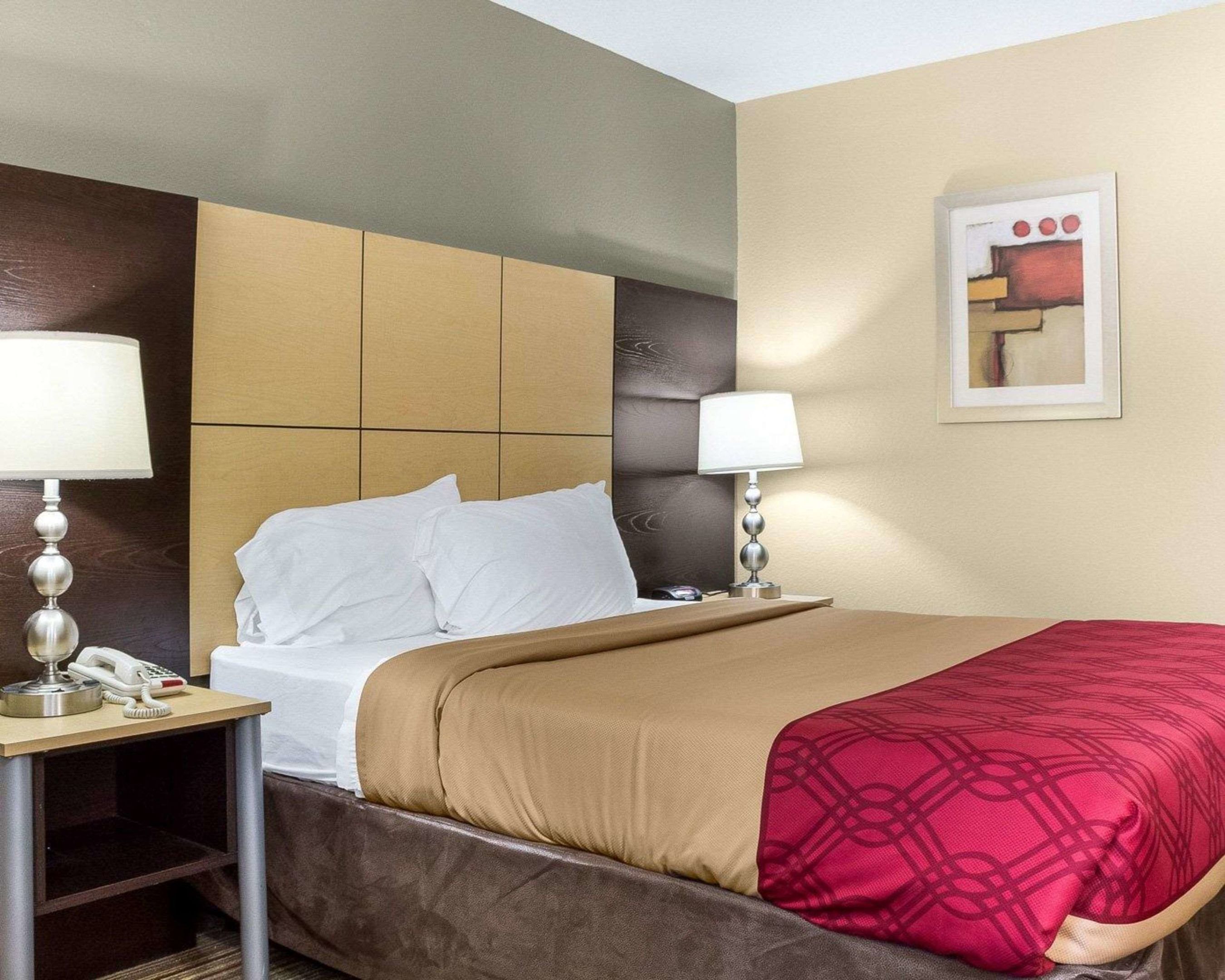 econo lodge grand forks