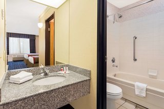 Ramada By Wyndham Kent Seattle Area,Near Showare Center,3 star
