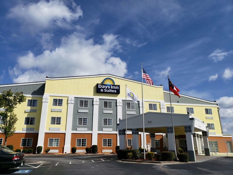 Days Inn & Suites By Wyndham Union City