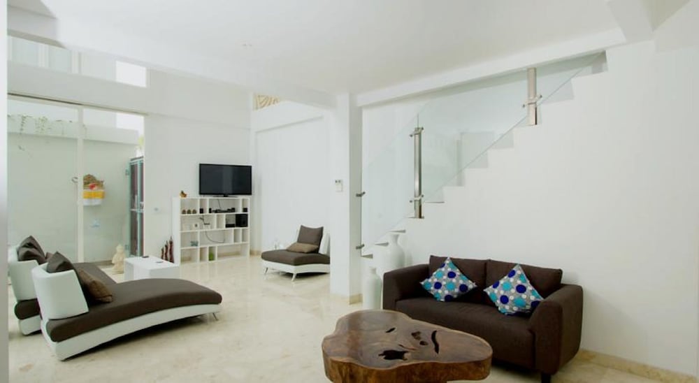 aq va hotel and villas seminyak