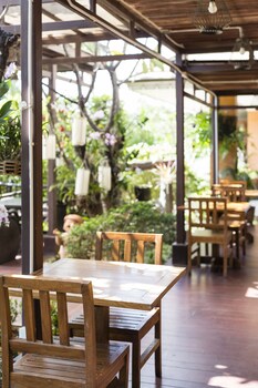 asia hotels group poonpetch chiangmai