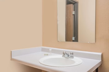 super 8 by wyndham brooklyn center mpls