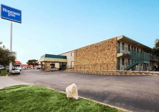Rodeway Inn New Braunfels,San Antonio>>New Braunfels,2 star