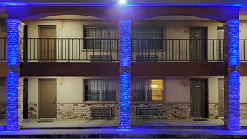 Econo Lodge Inn & Suites,Brookshire>>Austin,3 star
