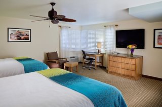 Pb Surf Beachside Inn,4760 Mission Blvd,3 star