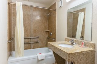 red roof inn atlanta airport ne conley