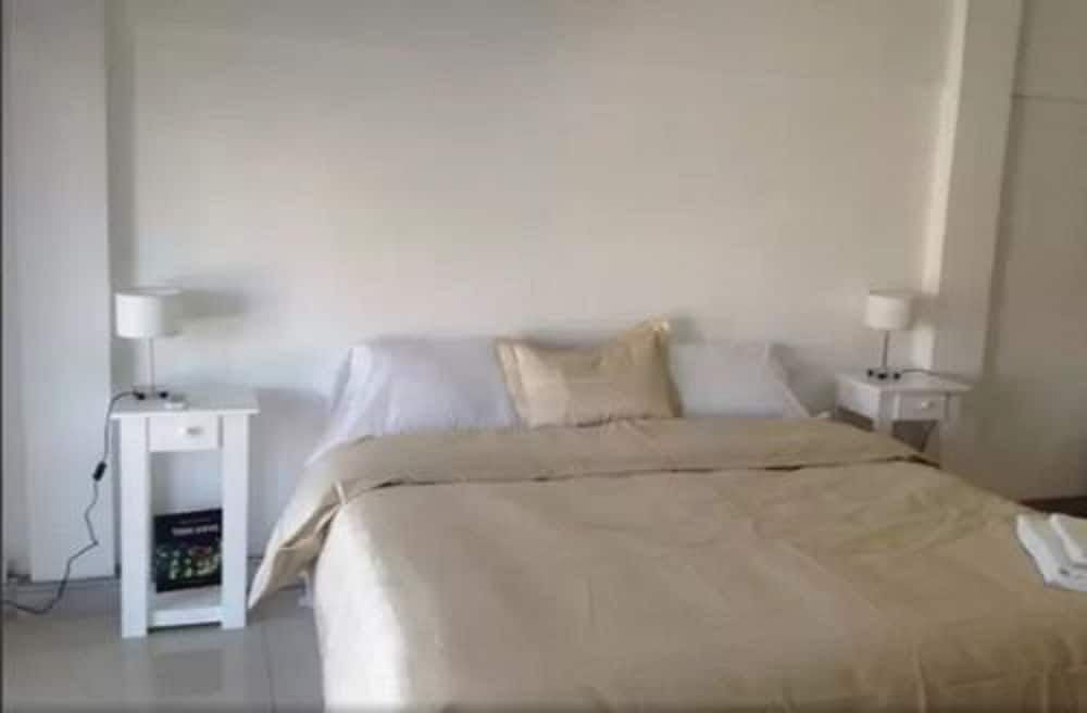 tacha apartments