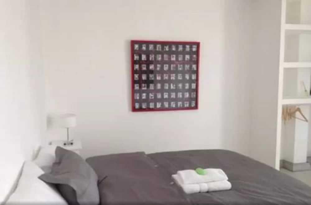tacha apartments