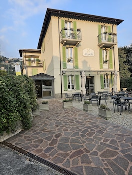 Hotel Ristorante La Vignetta Cernobbio,Como>>Cernobbio,1 star