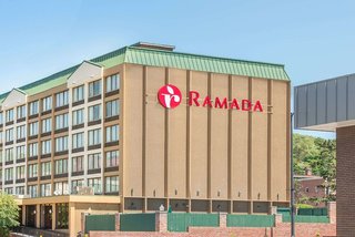 Ramada By Wyndham Cumberland Downtown,Lavale>>Cumberland,3 star