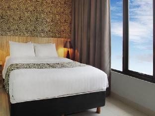 sans hotel the green bekasi