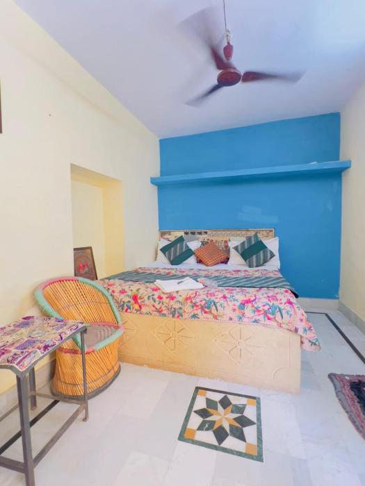Hotel Neem Haveli,Manak Chowk,2 star