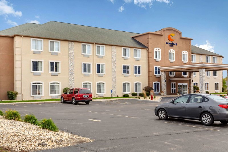 comfort inn dekalb adjacent the university