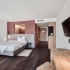 haller suites and restaurant