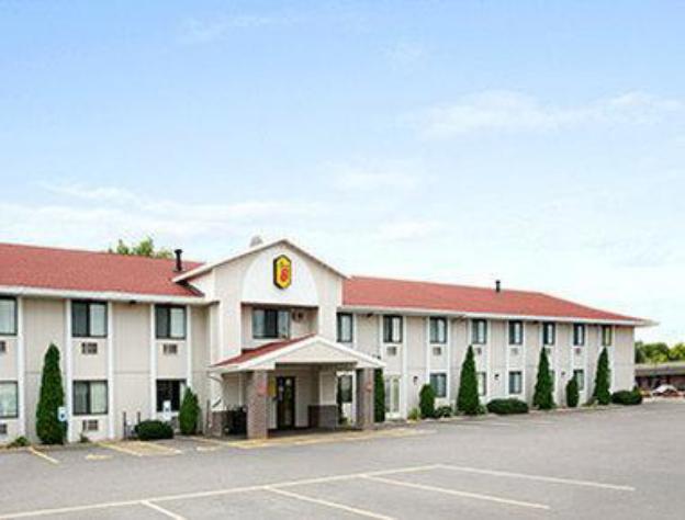Super 8 By Wyndham Eau Claire Wi,Eau Claire>>Altoona,2 star