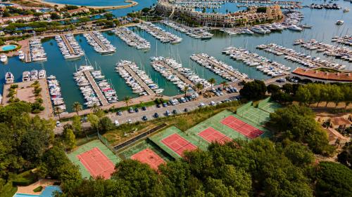 Marina Hotel Club,Near Cogolin Beach,2 star