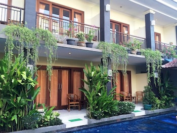 Waringin Home Stay,Kuta>>Bali,3 star