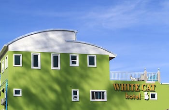 White Cat Hotel,Khao Lak>>Bang Niang Beach,3 star