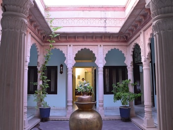 Hotel Karan Villas,Rajasthan>>Kota,2 star
