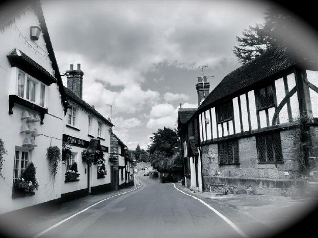 The Eight Bells,Buxted>>Bolney,4 star