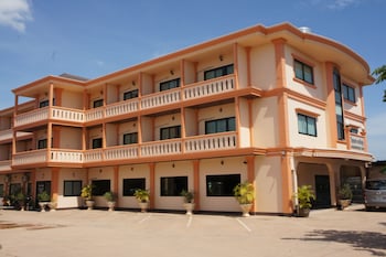 chaleunehoung hotel