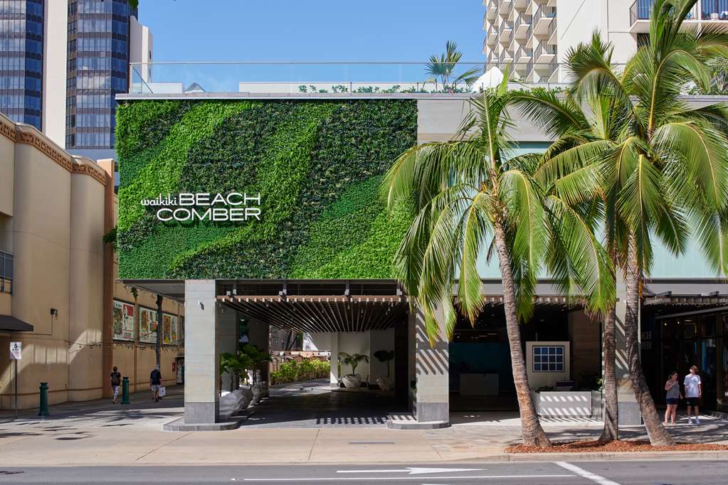 outrigger waikiki beachcomber hotel