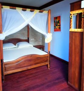 Hotel Les Boucaniers,Madirokely>>Hell-Ville,2 star