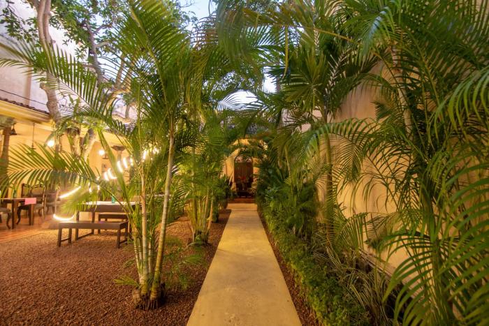mango house