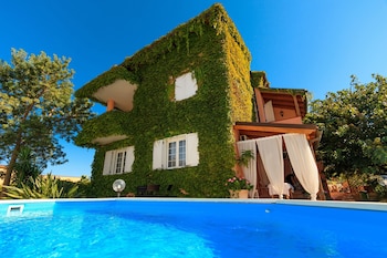 il giardino delle jacaranda