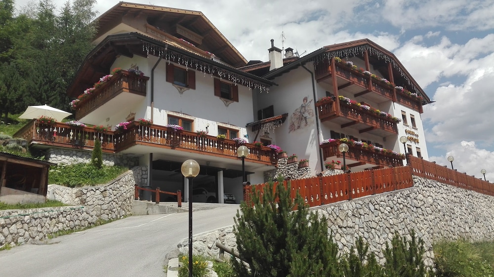 garni astor