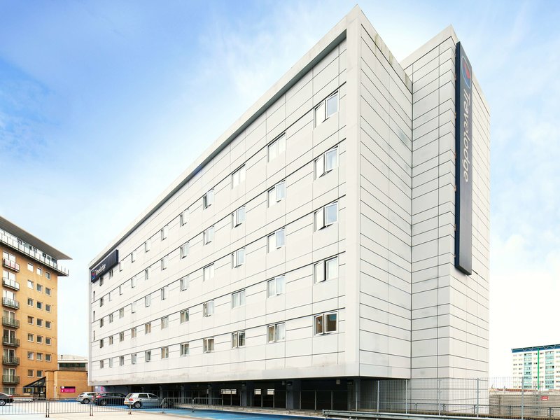 Travelodge London Feltham,,3 star
