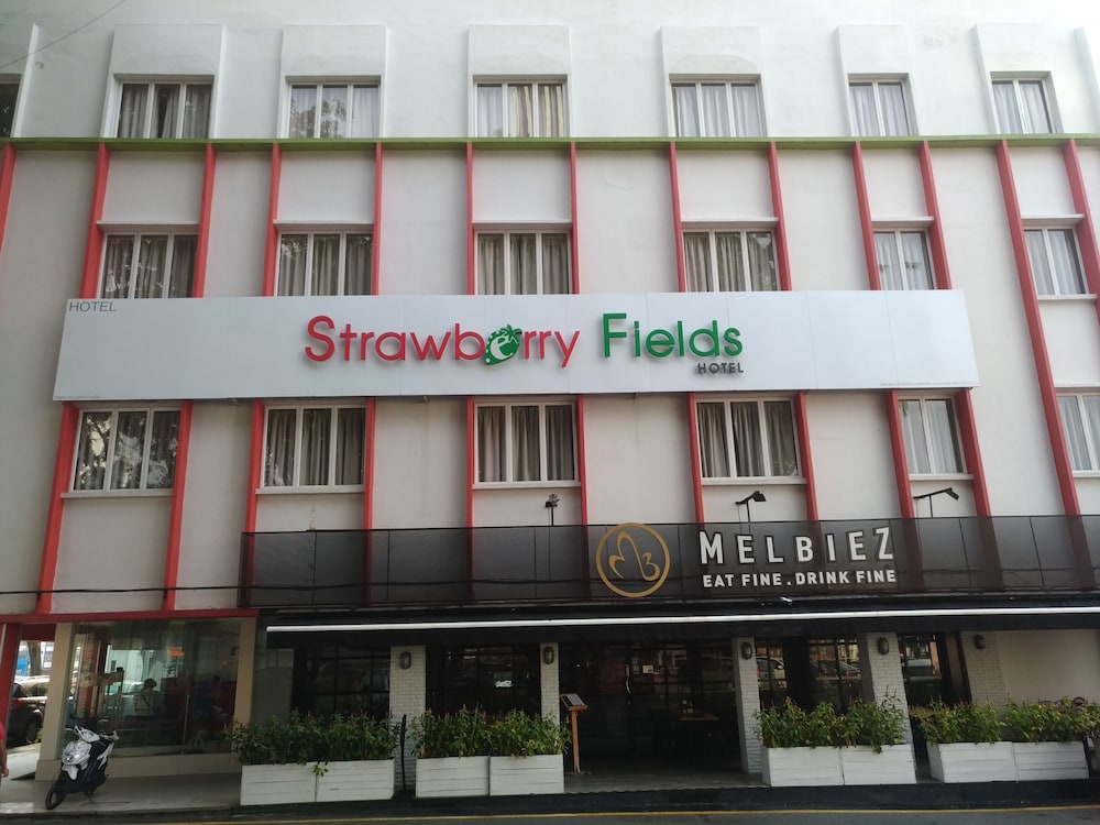 hotel strawberry fields
