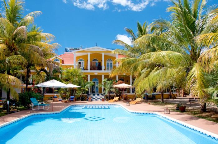 Villa Anakao,Henrietta>>Albion,3.5 star