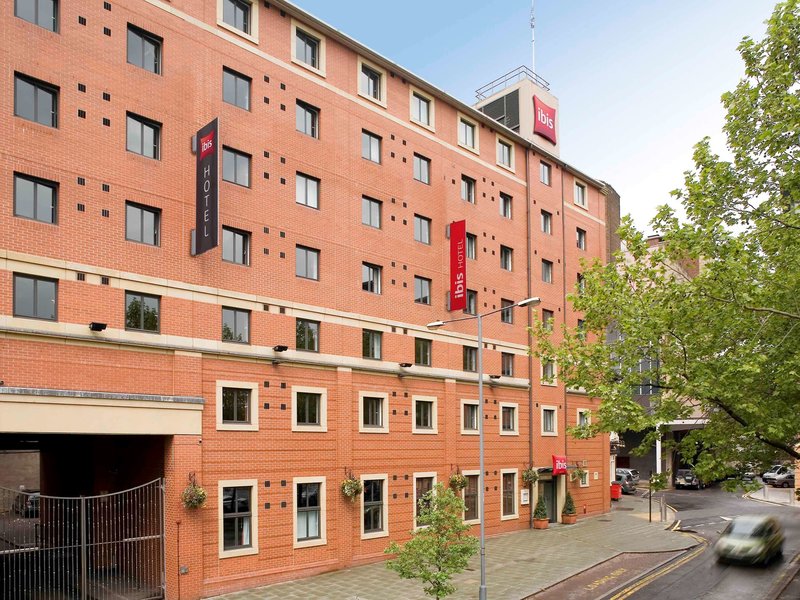 ibis sheffield city