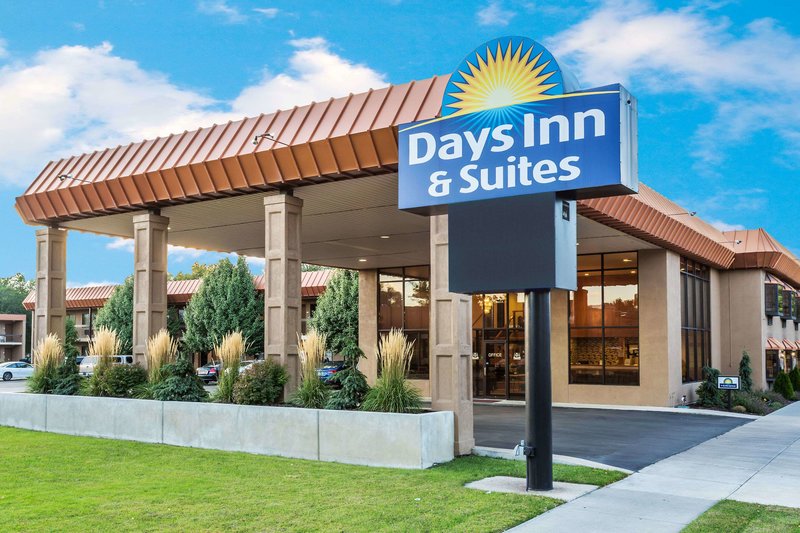Days Inn & Suites By Wyndham Logan,Logan>>Cache,2 star