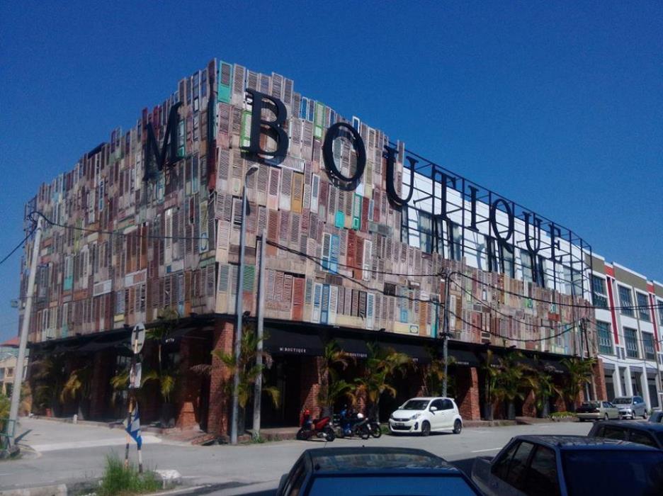m boutique station 18