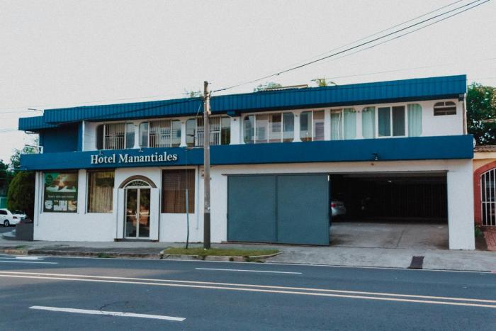 hotel manantiales el salvador